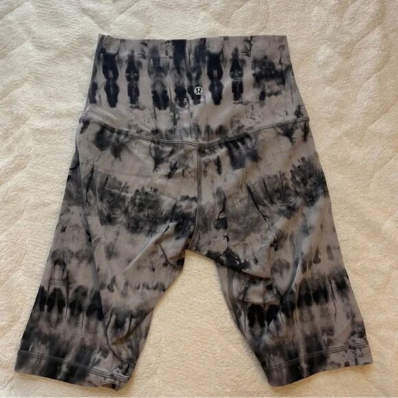 Lululemon Align Super High Rise Short 10" Game Day Grey Tie Dye - Picture 2 of 5